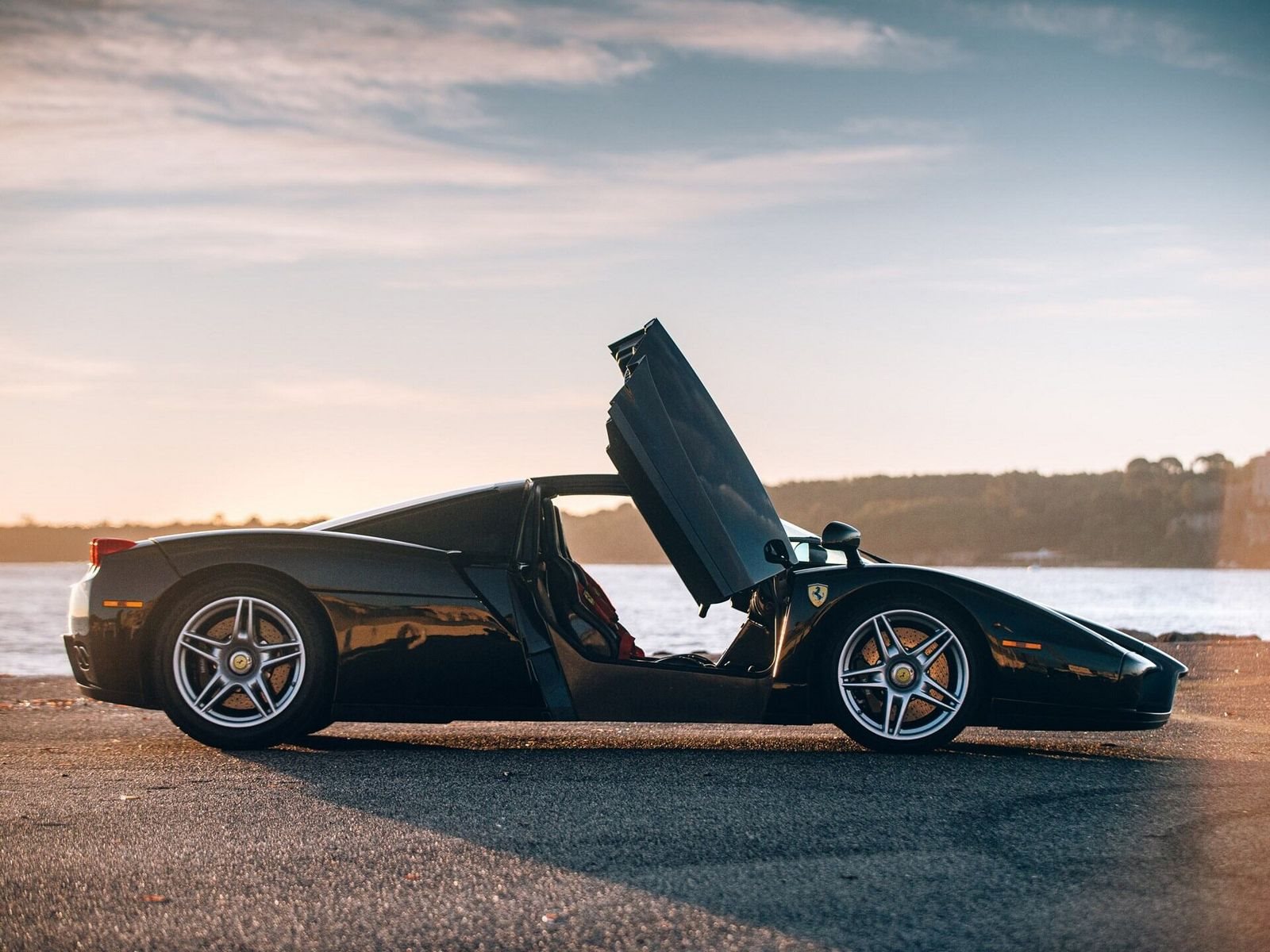 ESTE IMPECÁVEL FERRARI ENZO DE 2003 COM APENAS 17.000 KM SERÁ LEILOADO EM PARIS, foto 3