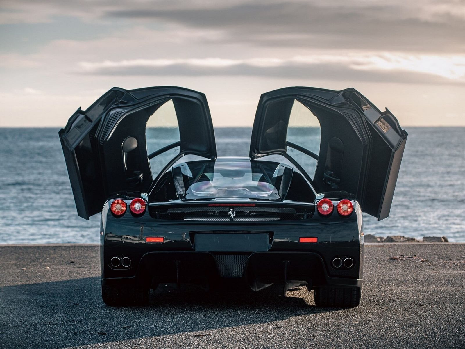 ESTE IMPECÁVEL FERRARI ENZO DE 2003 COM APENAS 17.000 KM SERÁ LEILOADO EM PARIS, foto 9