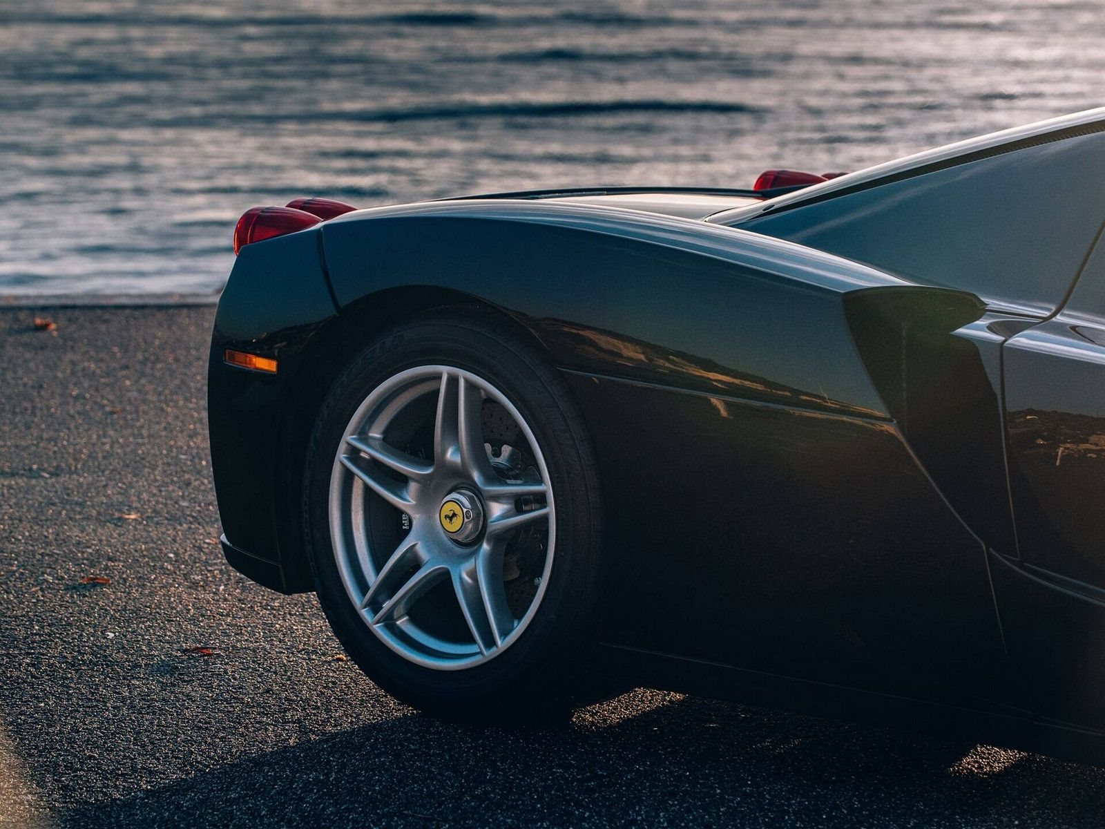 ESTE IMPECÁVEL FERRARI ENZO DE 2003 COM APENAS 17.000 KM SERÁ LEILOADO EM PARIS, foto 13
