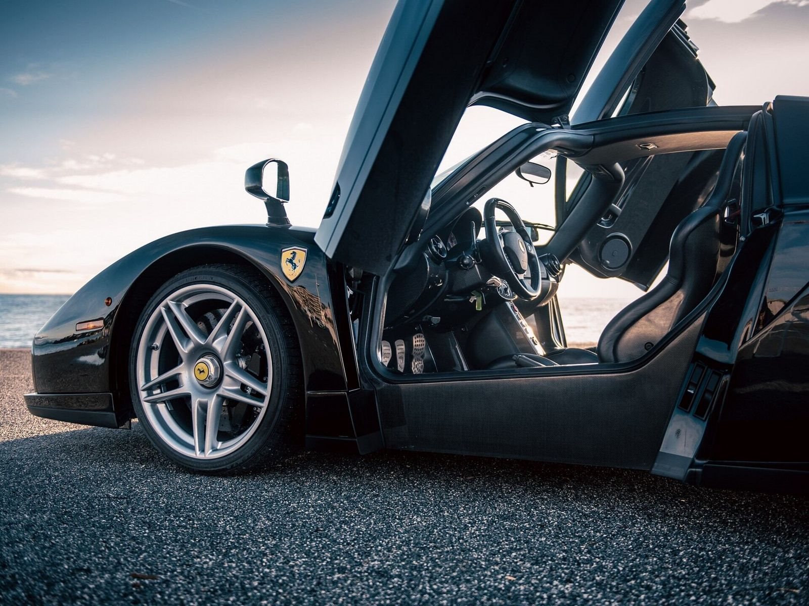 ESTE IMPECÁVEL FERRARI ENZO DE 2003 COM APENAS 17.000 KM SERÁ LEILOADO EM PARIS, foto 19