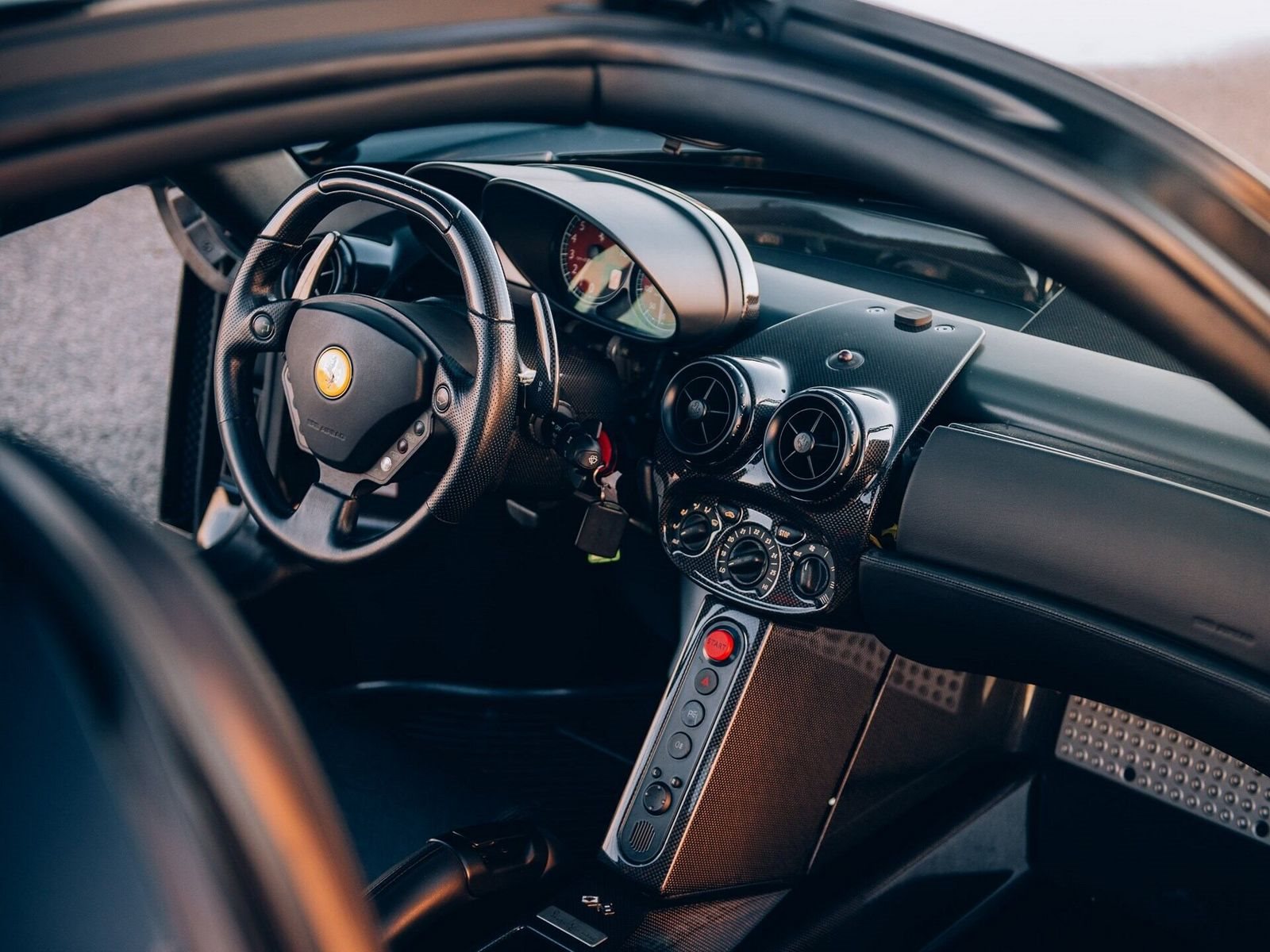 ESTE IMPECÁVEL FERRARI ENZO DE 2003 COM APENAS 17.000 KM SERÁ LEILOADO EM PARIS, foto 29