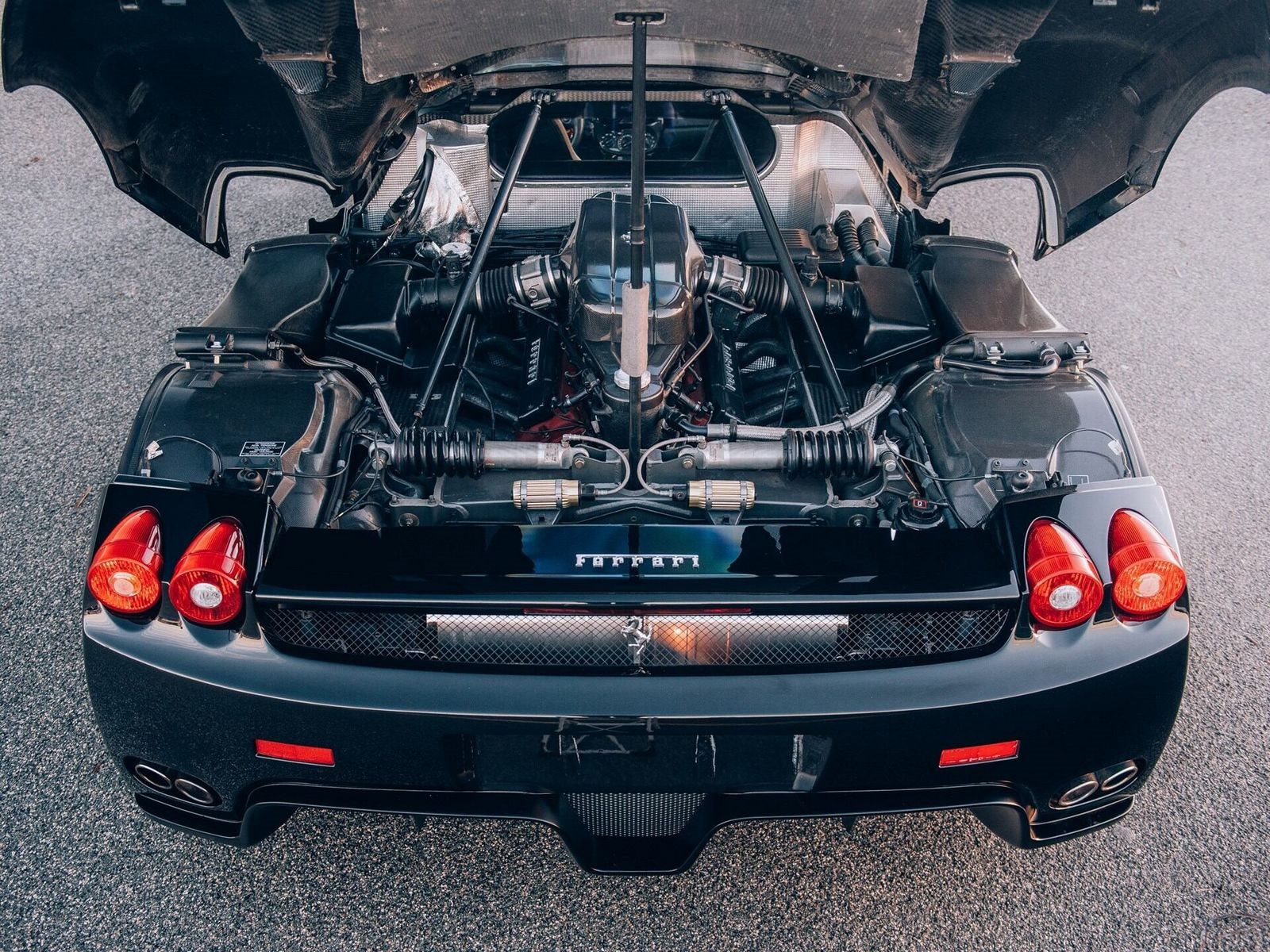 ESTE IMPECÁVEL FERRARI ENZO DE 2003 COM APENAS 17.000 KM SERÁ LEILOADO EM PARIS, foto 41