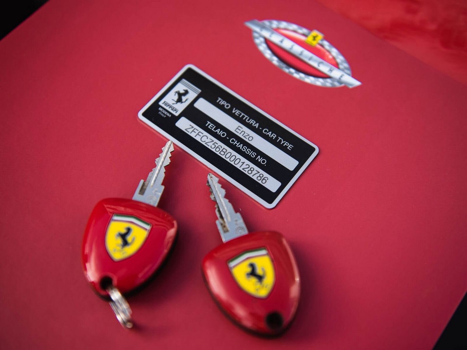 ESTE IMPECÁVEL FERRARI ENZO DE 2003 COM APENAS 17.000 KM SERÁ LEILOADO EM PARIS, foto 52