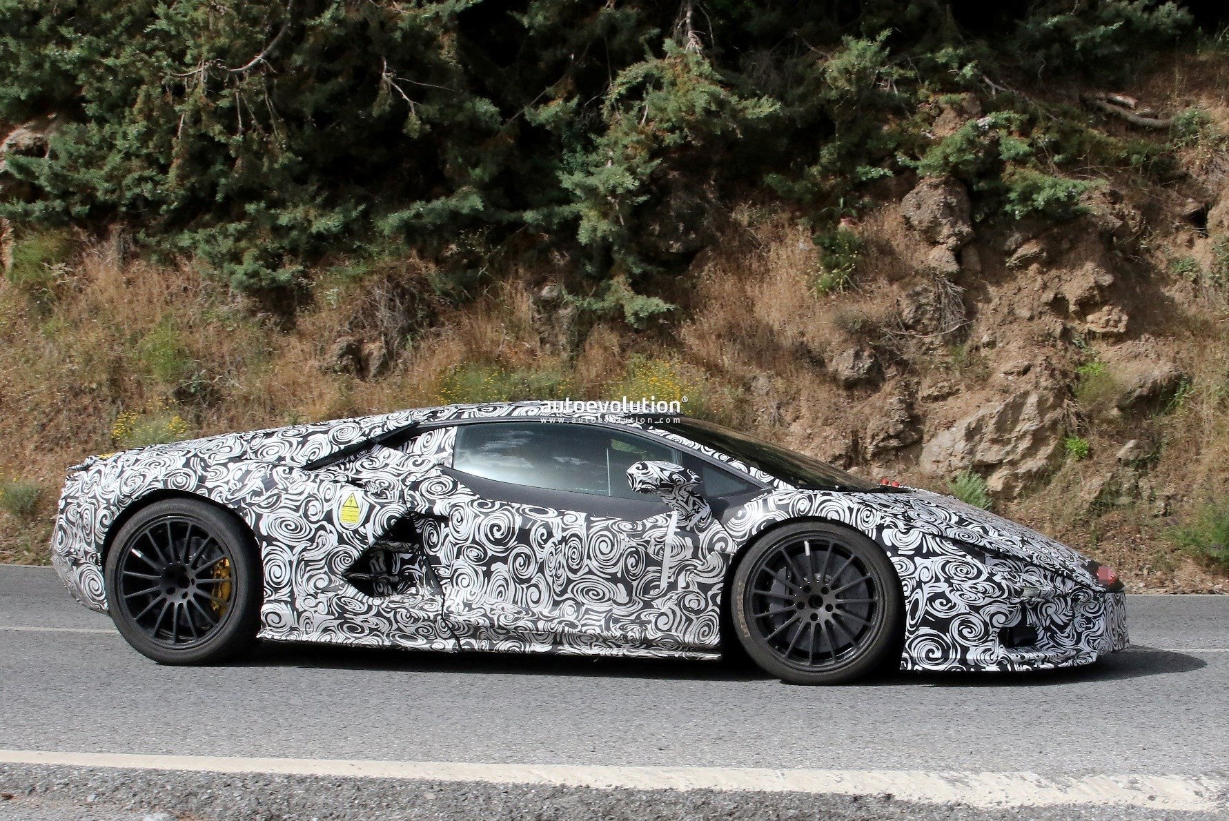 SUCESSOR DO LAMBORGHINI AVENTADOR ‘VAZOU’ NO REGISTRO DE PATENTES, foto 9
