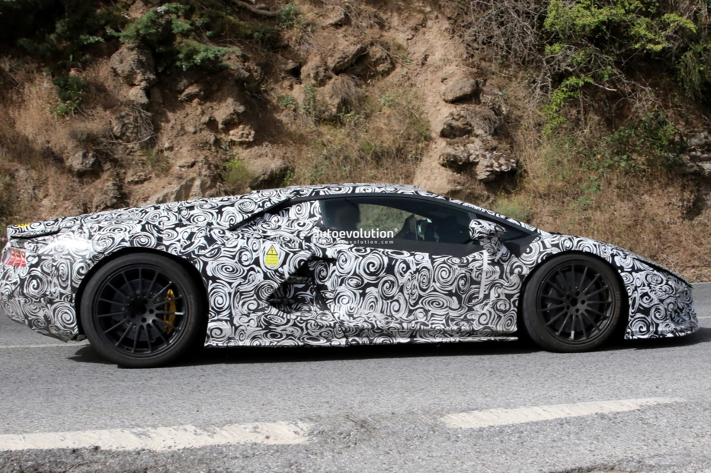 SUCESSOR DO LAMBORGHINI AVENTADOR ‘VAZOU’ NO REGISTRO DE PATENTES, foto 10