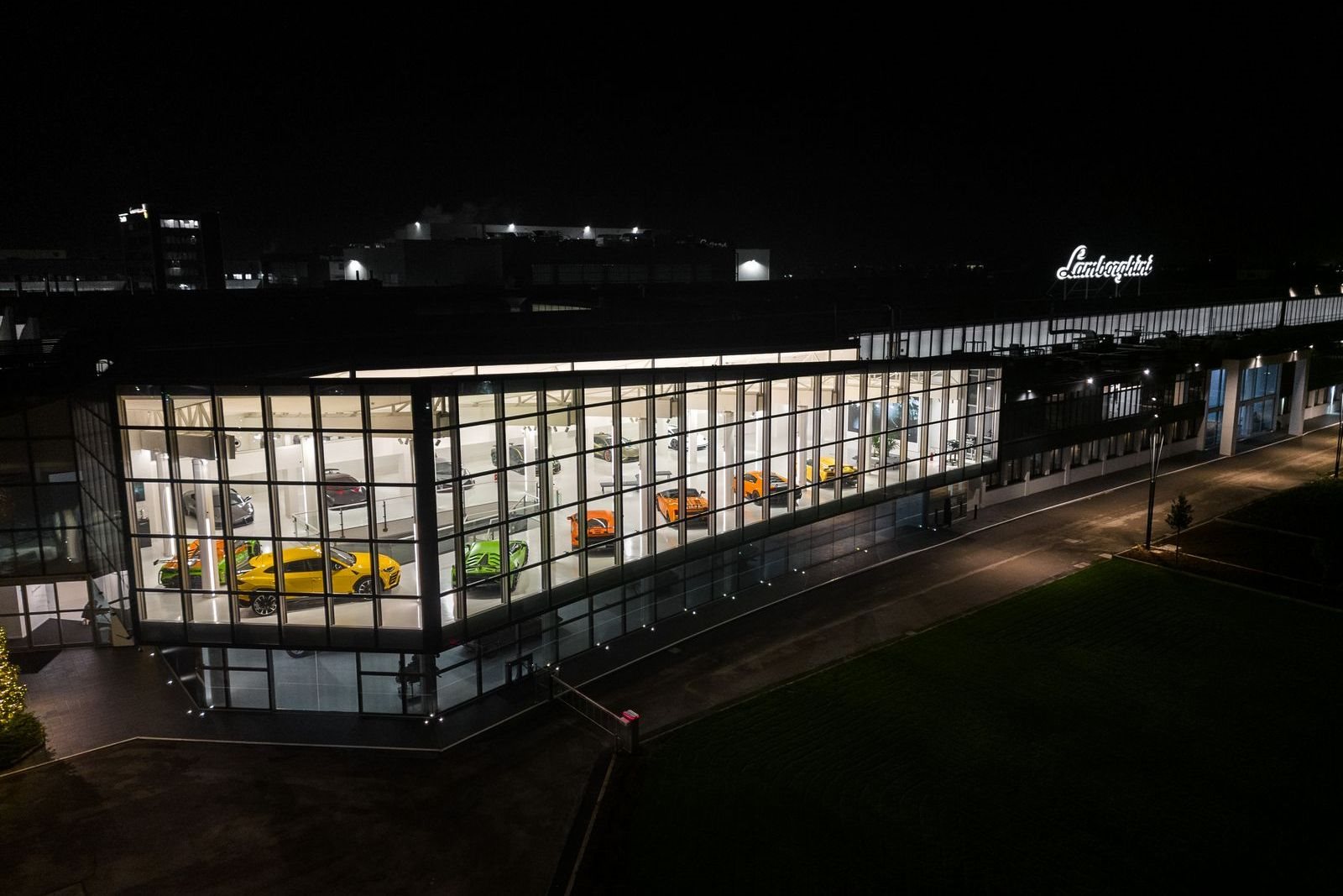 O REMODELADO MUSEU LAMBORGHINI REABRE PARA O 60º ANIVERSÁRIO, foto 1