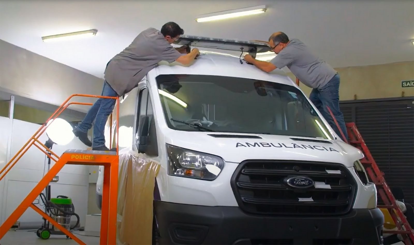 FORD CRIA PADRÕES E DÁ ASSISTÊNCIA AOS TRANSFORMADORES EM PROJETOS DA TRANSIT, foto 3