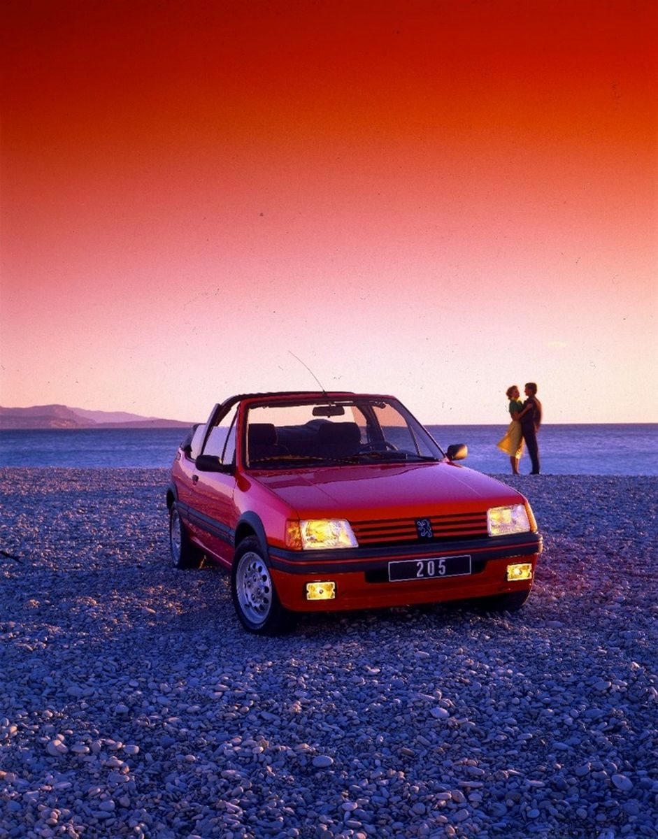 O PEUGEOT 205 COMPLETA 40 ANOS: UM SAGRADO NÚMERO PARA A MARCA FRANCESA, foto 2