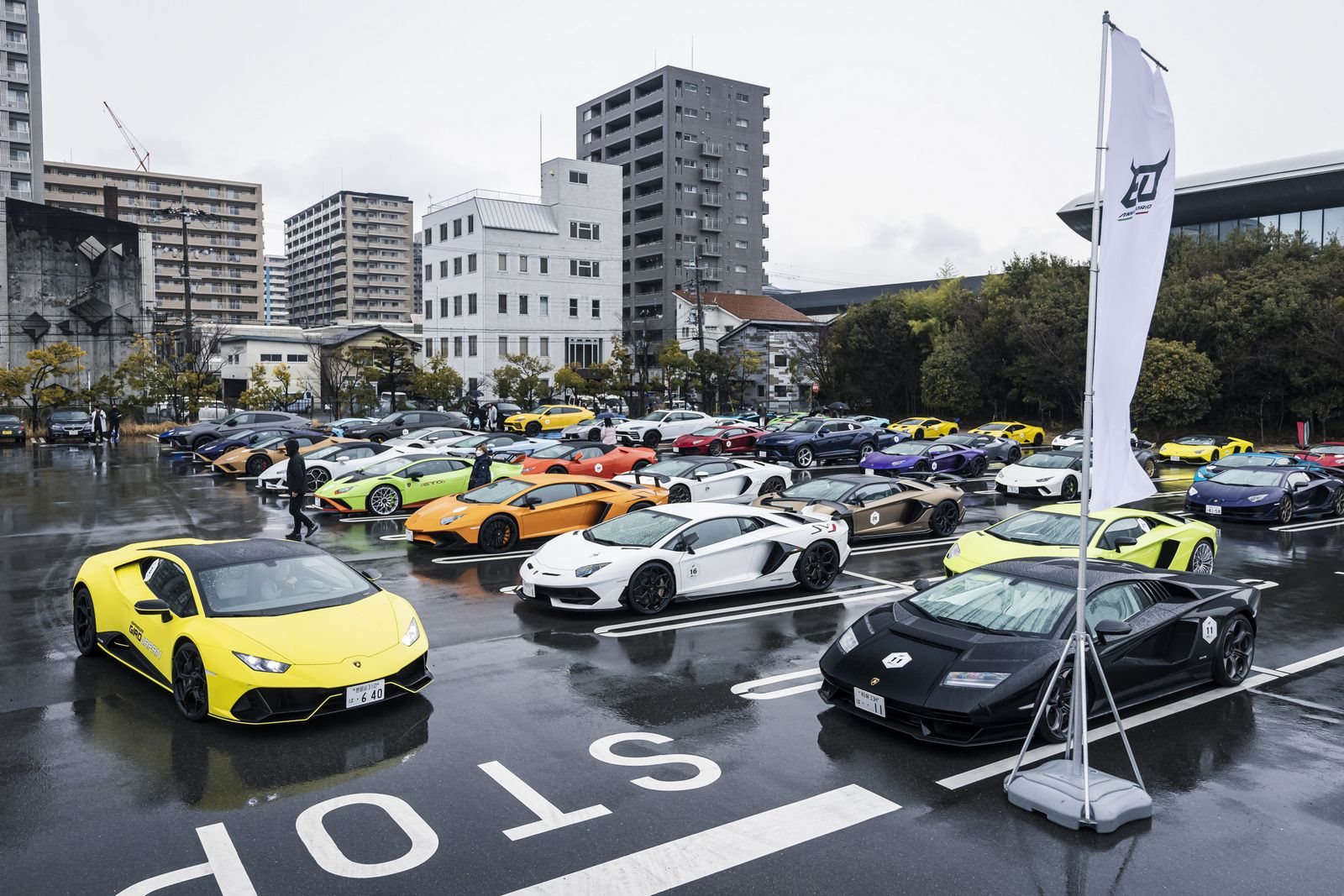 LAMBORGHINI CONSEGUE UM RECORDE MUNDIAL REUNINDO 251 CARROS EM SUZUKA, foto 2