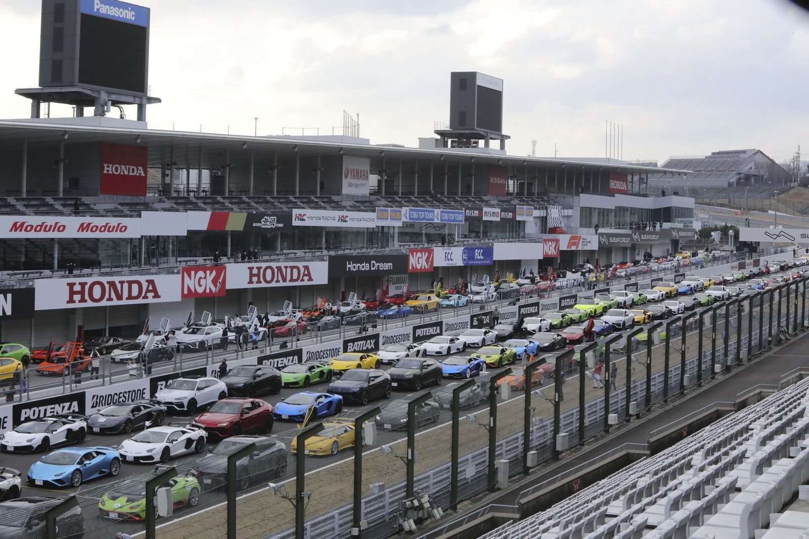 LAMBORGHINI CONSEGUE UM RECORDE MUNDIAL REUNINDO 251 CARROS EM SUZUKA, foto 5
