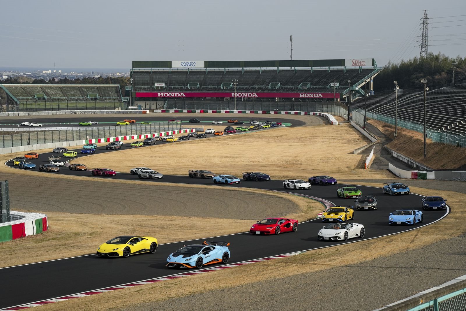 LAMBORGHINI CONSEGUE UM RECORDE MUNDIAL REUNINDO 251 CARROS EM SUZUKA, foto 11