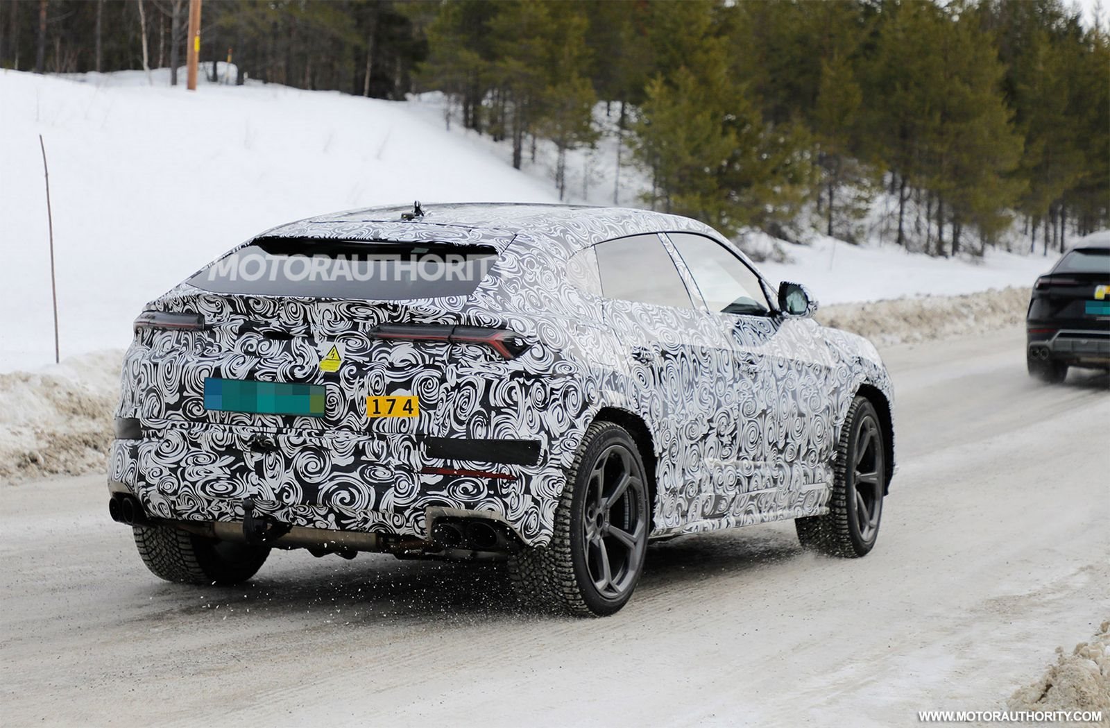LAMBORGHINI URUS PHEV APARECE EM FOTOS FLAGRANTES COM UMA NOVA FRENTE, foto 10