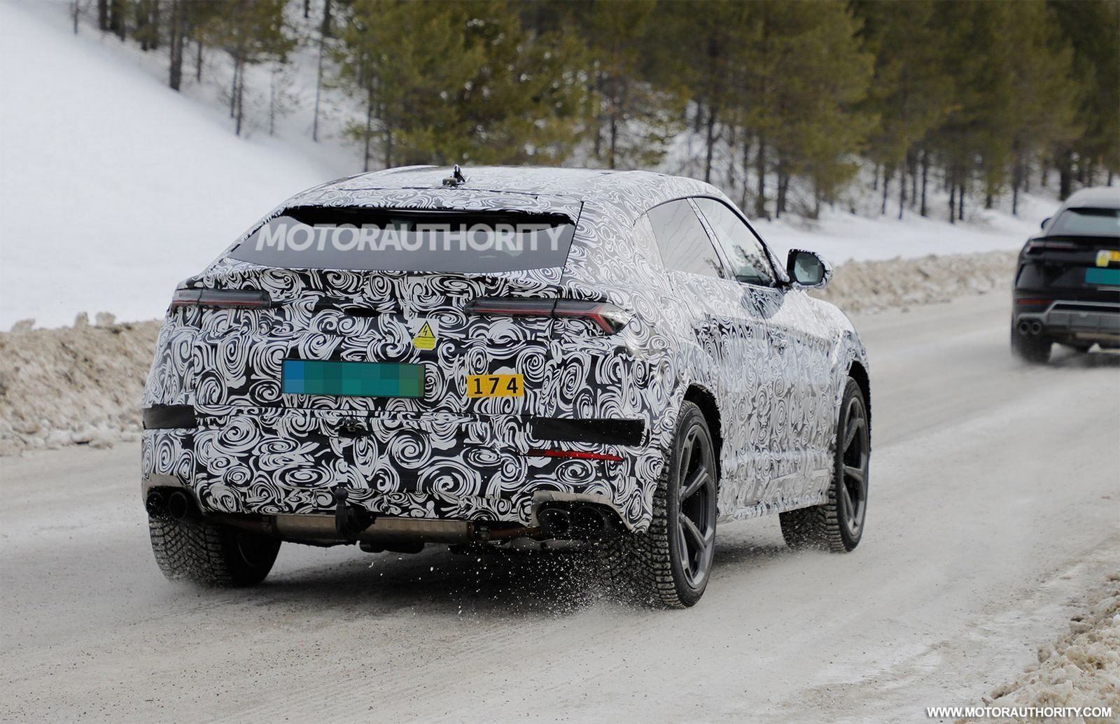 LAMBORGHINI URUS PHEV APARECE EM FOTOS FLAGRANTES COM UMA NOVA FRENTE, foto 11