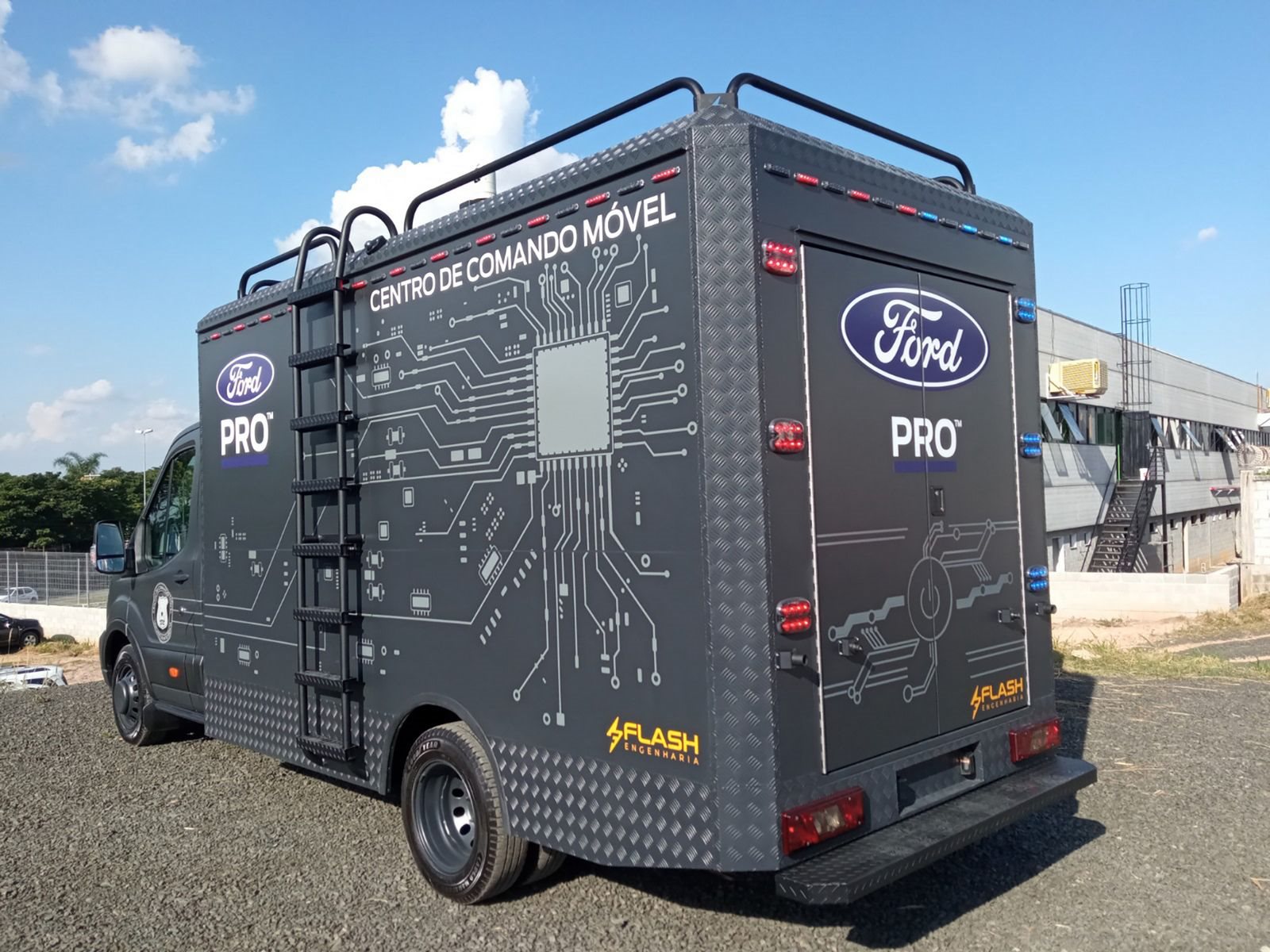 FORD PRO EXIBE VERSÕES ESPECIAIS DA TRANSIT E DA RANGER NA FEIRA LAAD 2023, foto 4