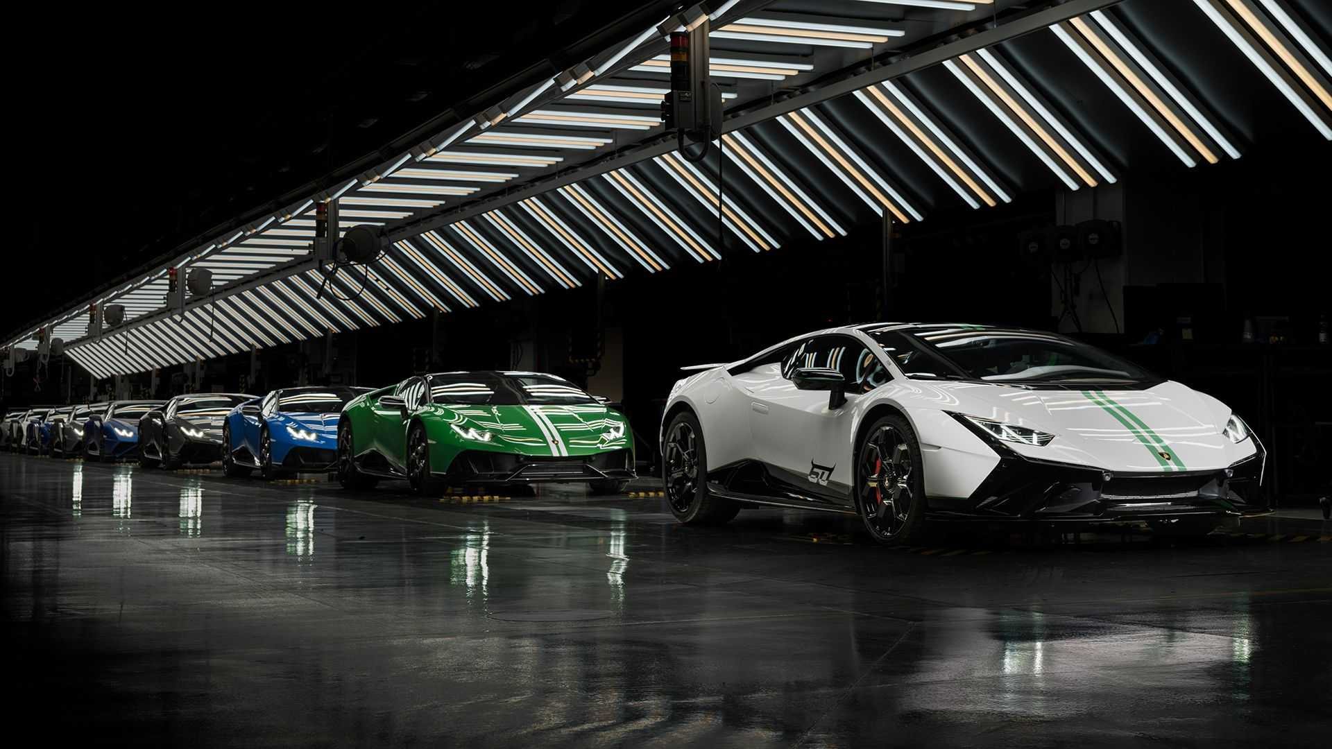 LAMBORGHINI CELEBRA SEU 60º ANIVERSÁRIO COM TRÊS HURACÁN ESPECIAIS, foto 1