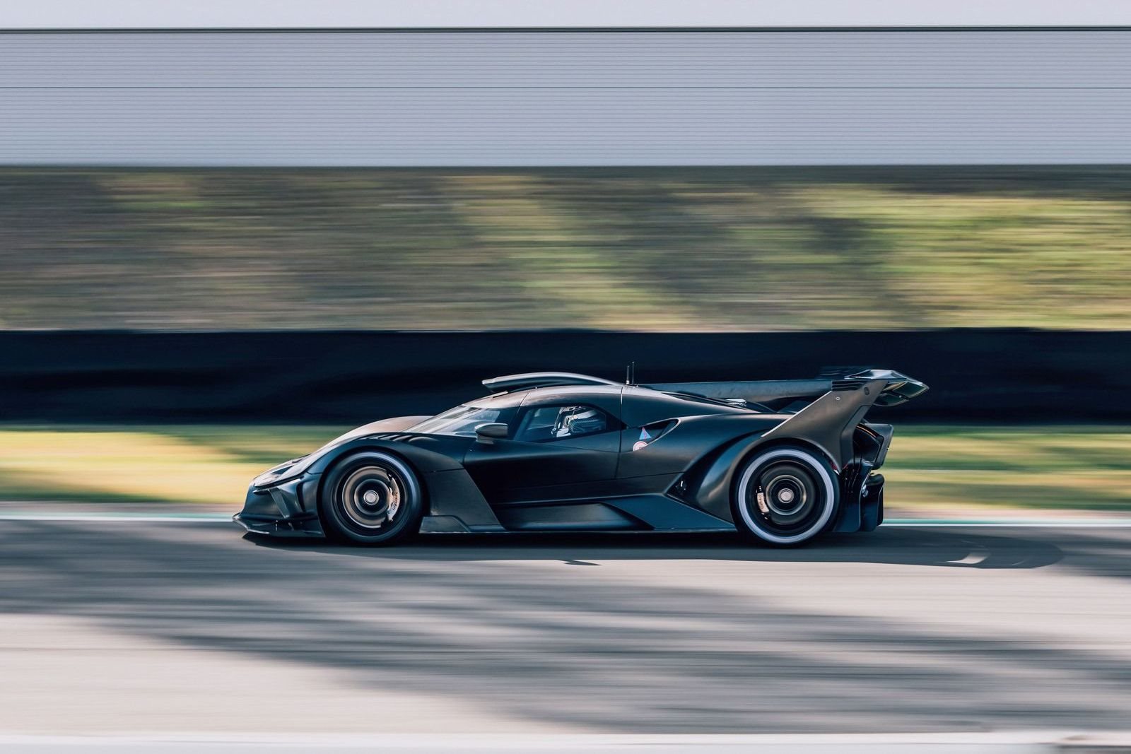BUGATTI BOLIDE ENTRA NA FASE FINAL DE TESTES, foto 2
