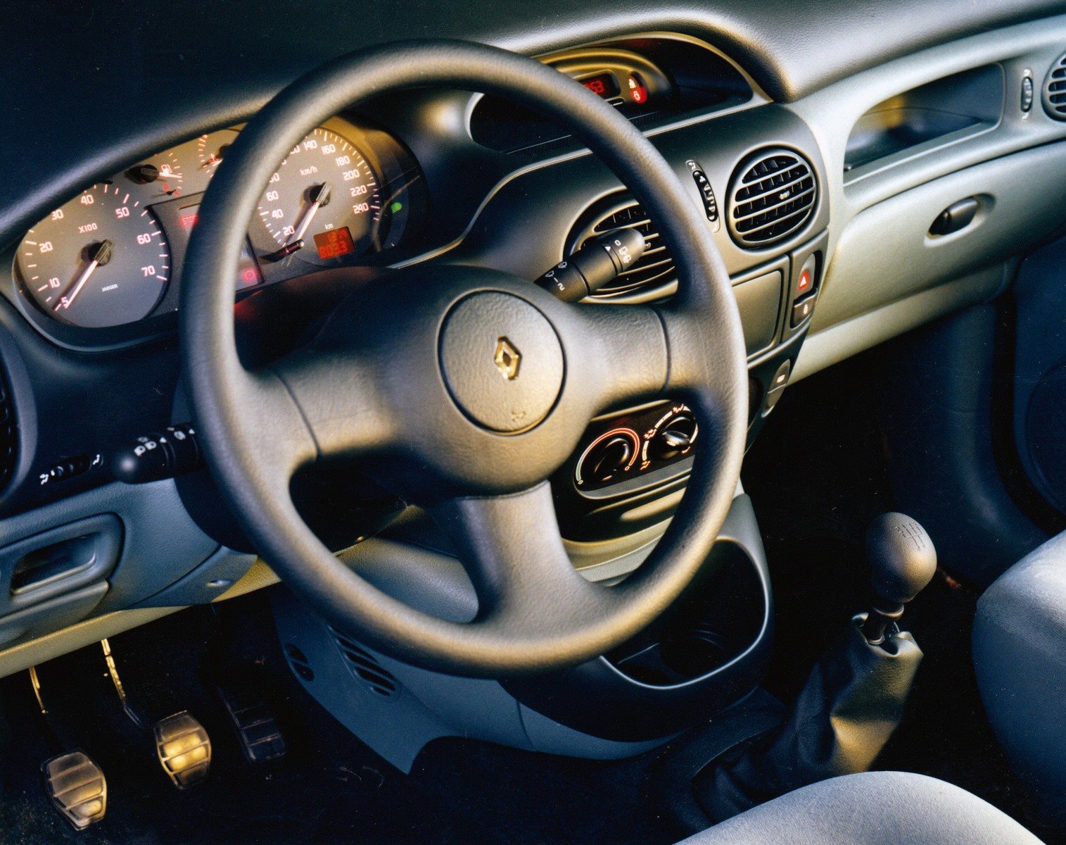 RENAULT SCENIC: 25 ANOS DO INÍCIO DA PRODUÇÃO NO BRASIL, foto 15