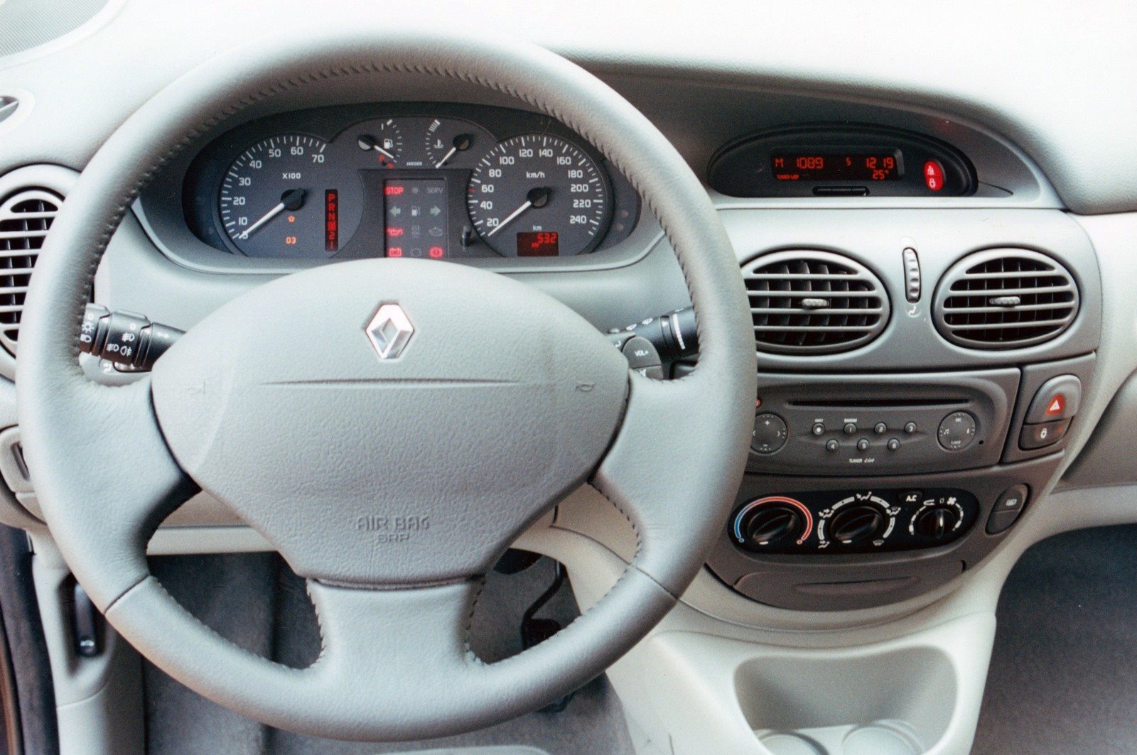 RENAULT SCENIC: 25 ANOS DO INÍCIO DA PRODUÇÃO NO BRASIL, foto 38