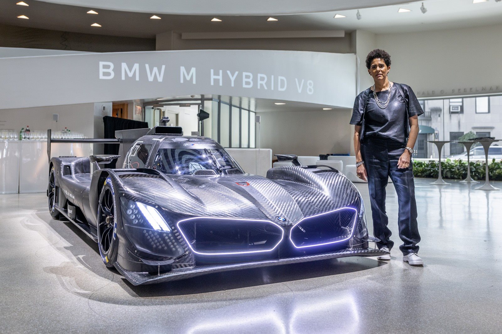 A ARTISTA JULIE MEHRETU CRIARÁ O VIGÉSIMO BMW ART CAR, foto 1