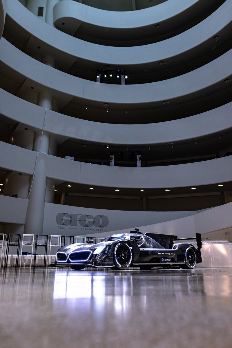 A ARTISTA JULIE MEHRETU CRIARÁ O VIGÉSIMO BMW ART CAR, foto 7