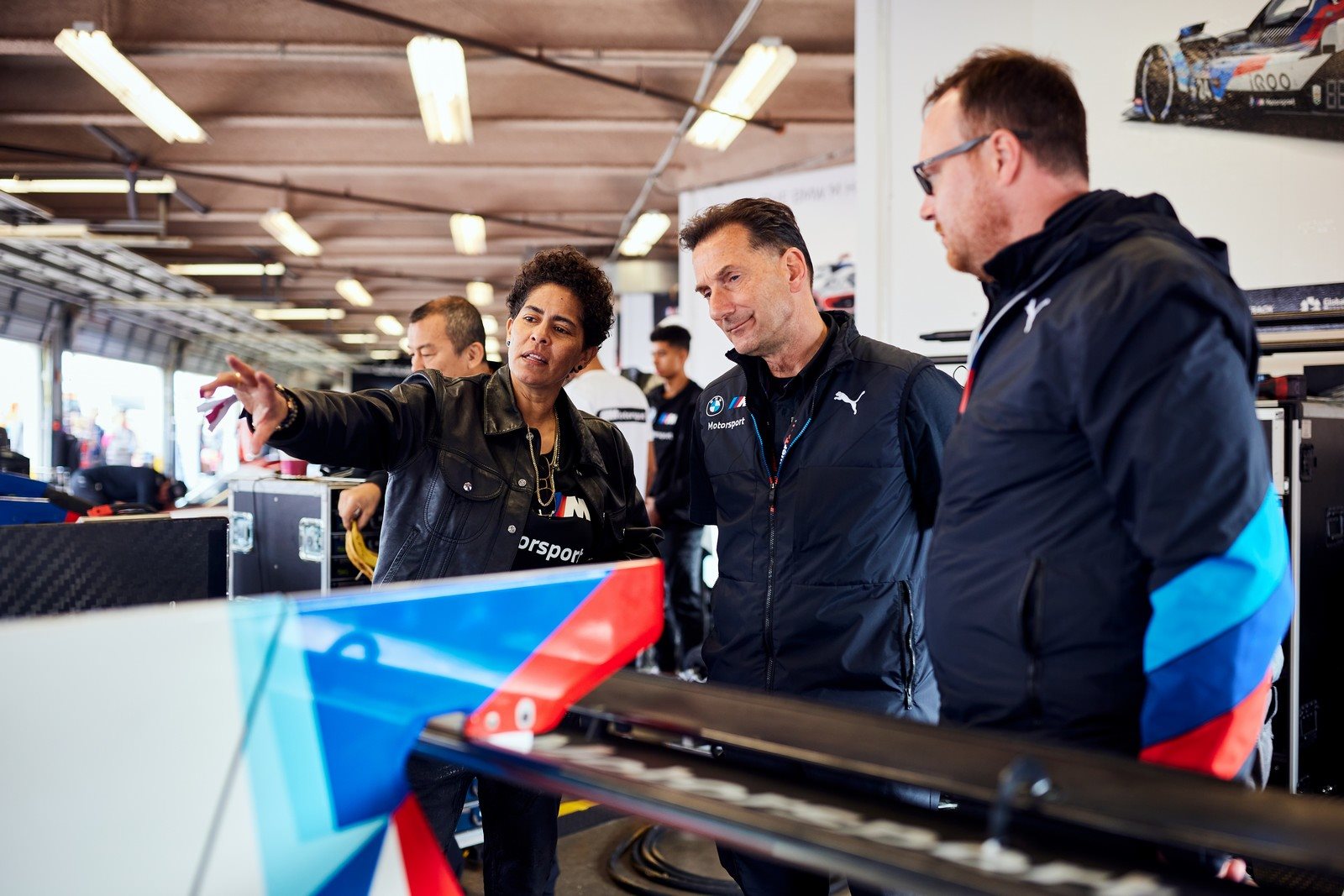 A ARTISTA JULIE MEHRETU CRIARÁ O VIGÉSIMO BMW ART CAR, foto 21