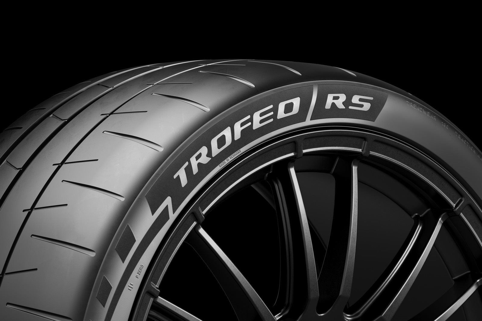 NASCE O PIRELLI P ZERO TROFEO RS: O PNEU DE RUA MAIS ESPORTIVO NA GAMA DA PIRELLI ATÉ HOJE, foto 8