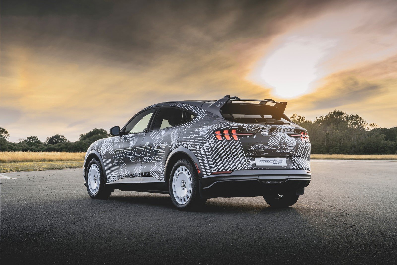 EMOÇÃO ELÉTRICA INSPIRADA NOS RALLYS: NOVO FORD MUSTANG MACH-E RALLY SOBE A RAMPA NO GOODWOOD FESTIVAL OF SPEED, foto 6