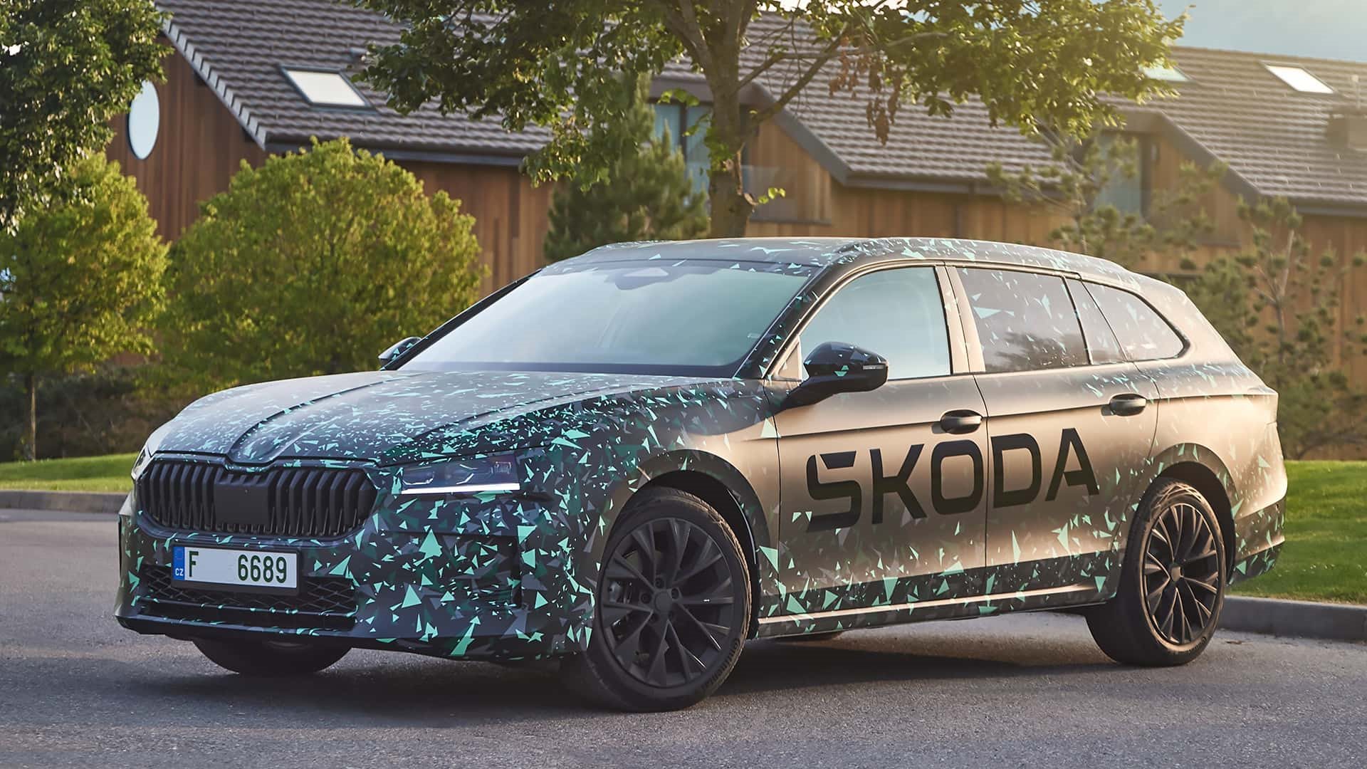 SKODA SUPERB 2024 SERÁ MAIOR E TERÁ ATÉ 260 CV, foto 11
