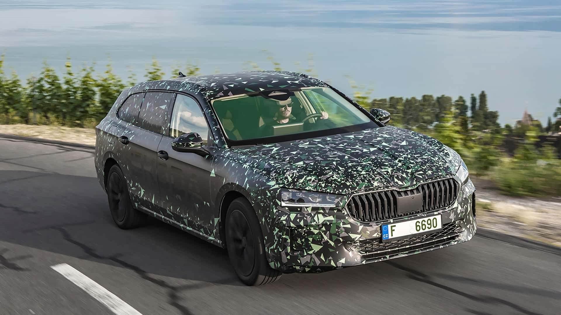 SKODA SUPERB 2024 SERÁ MAIOR E TERÁ ATÉ 260 CV, foto 13