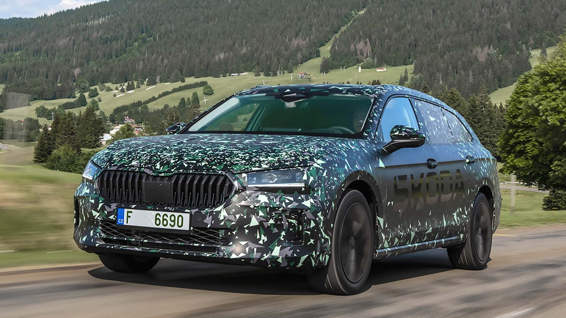 SKODA SUPERB 2024 SERÁ MAIOR E TERÁ ATÉ 260 CV, foto 14