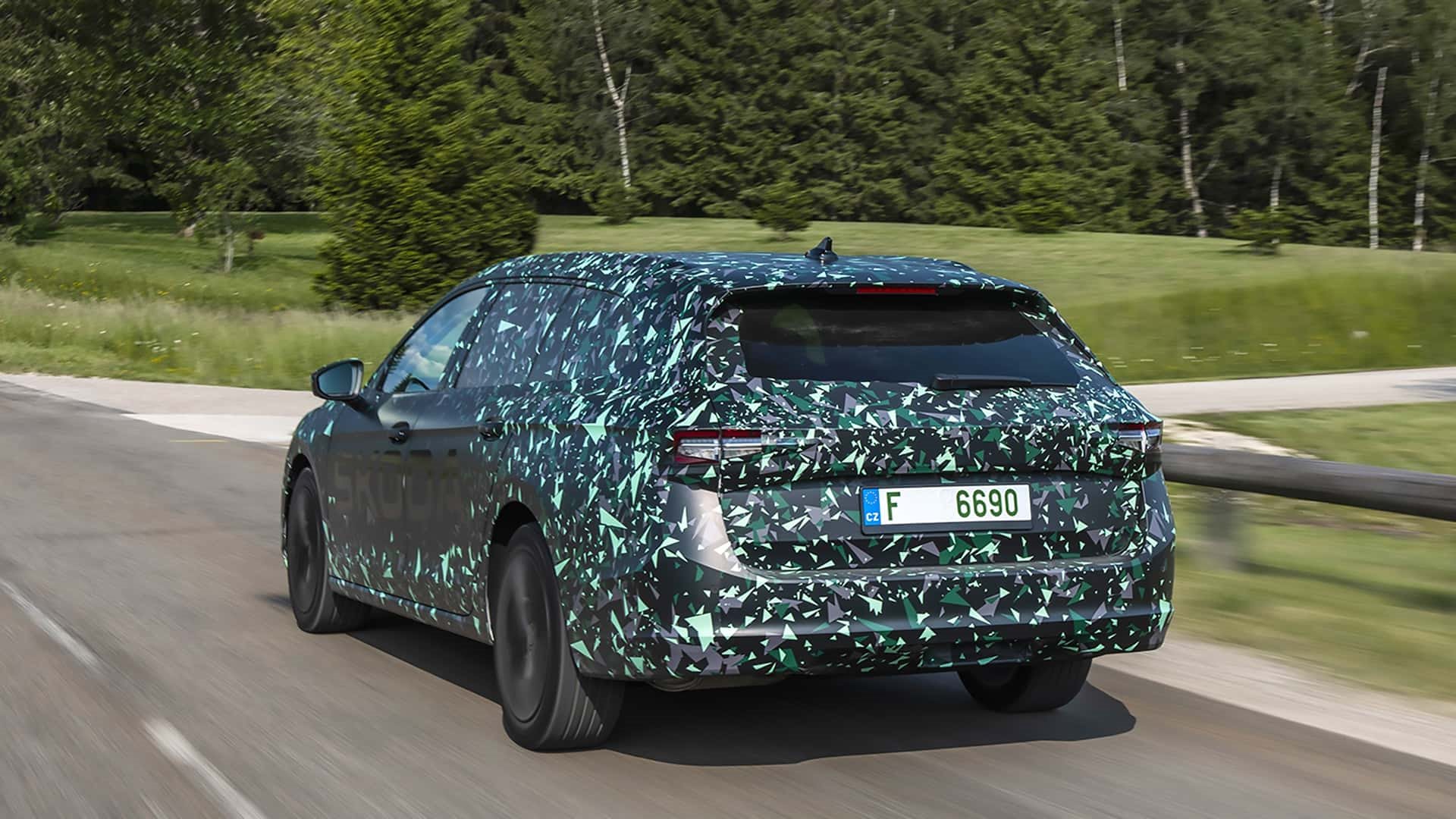SKODA SUPERB 2024 SERÁ MAIOR E TERÁ ATÉ 260 CV, foto 15
