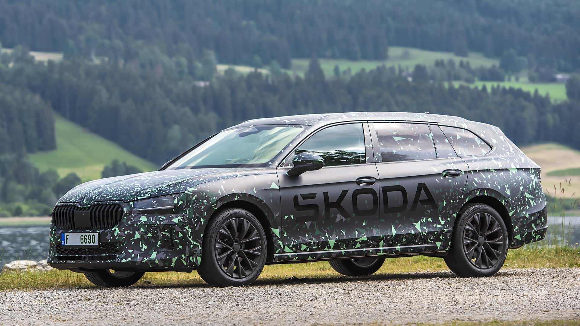 SKODA SUPERB 2024 SERÁ MAIOR E TERÁ ATÉ 260 CV, foto 22