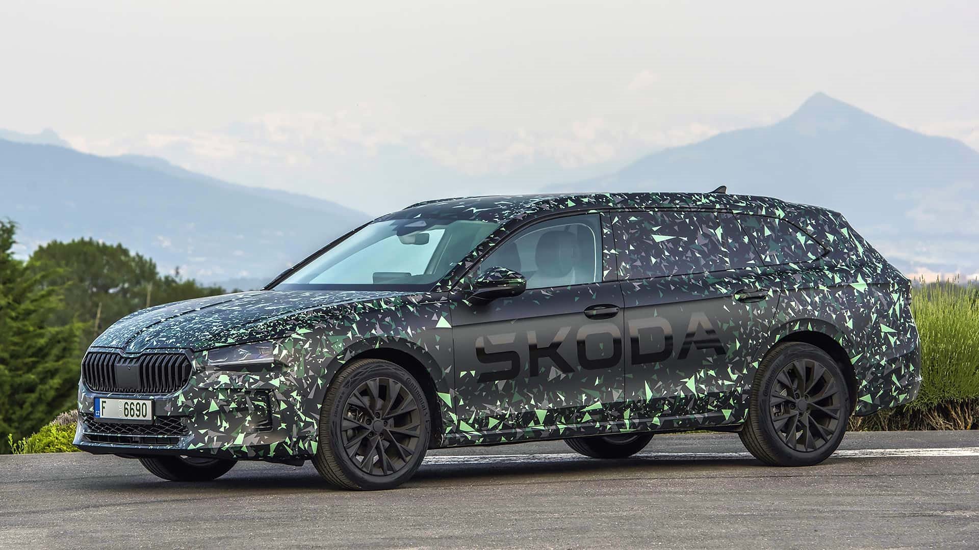 SKODA SUPERB 2024 SERÁ MAIOR E TERÁ ATÉ 260 CV, foto 23