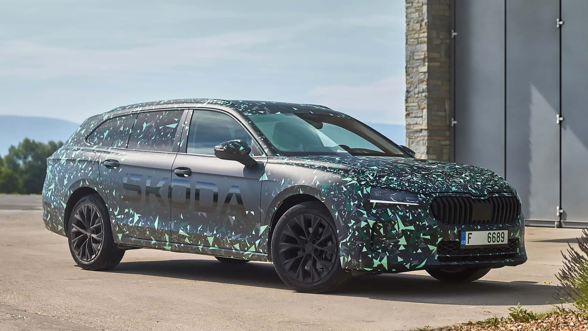SKODA SUPERB 2024 SERÁ MAIOR E TERÁ ATÉ 260 CV, foto 26