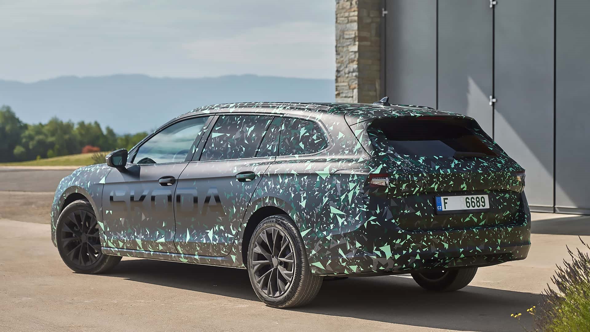 SKODA SUPERB 2024 SERÁ MAIOR E TERÁ ATÉ 260 CV, foto 27