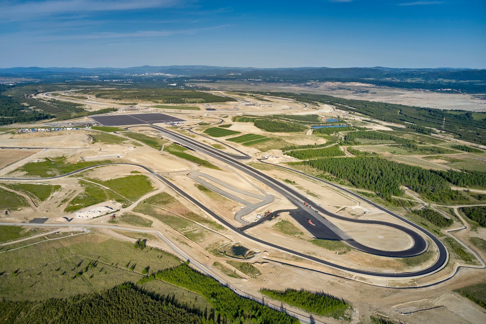 GRUPO BMW INAUGURA UMA PISTA DE TESTES PARA A CONDUÇÃO E O ESTACIONAMENTO AUTÔNOMO EM SOKOLOV, foto 7