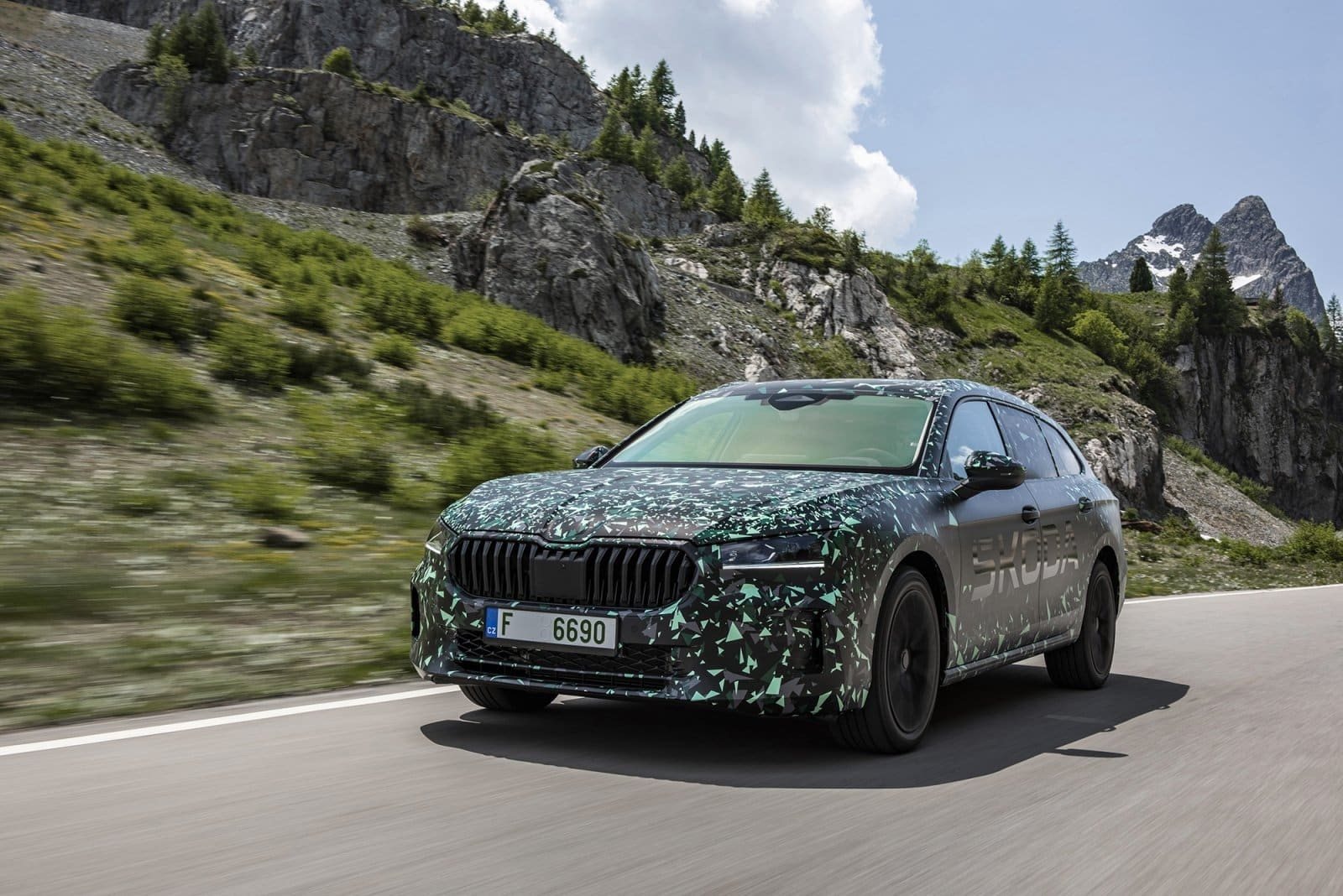 SKODA SUPERB 2024: NOVOS DETALHES E IMAGENS, foto 2