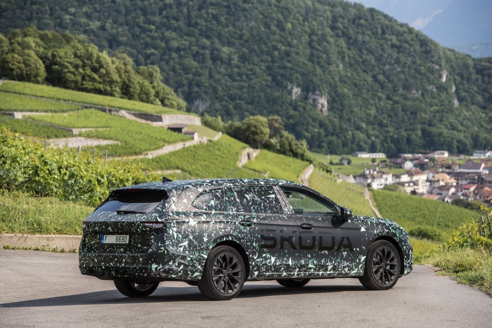 SKODA SUPERB 2024: NOVOS DETALHES E IMAGENS, foto 4