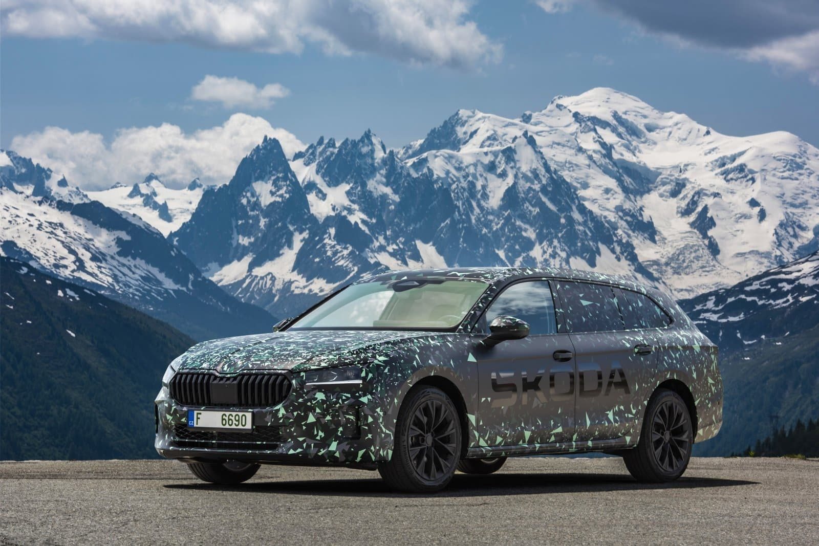 SKODA SUPERB 2024: NOVOS DETALHES E IMAGENS, foto 32
