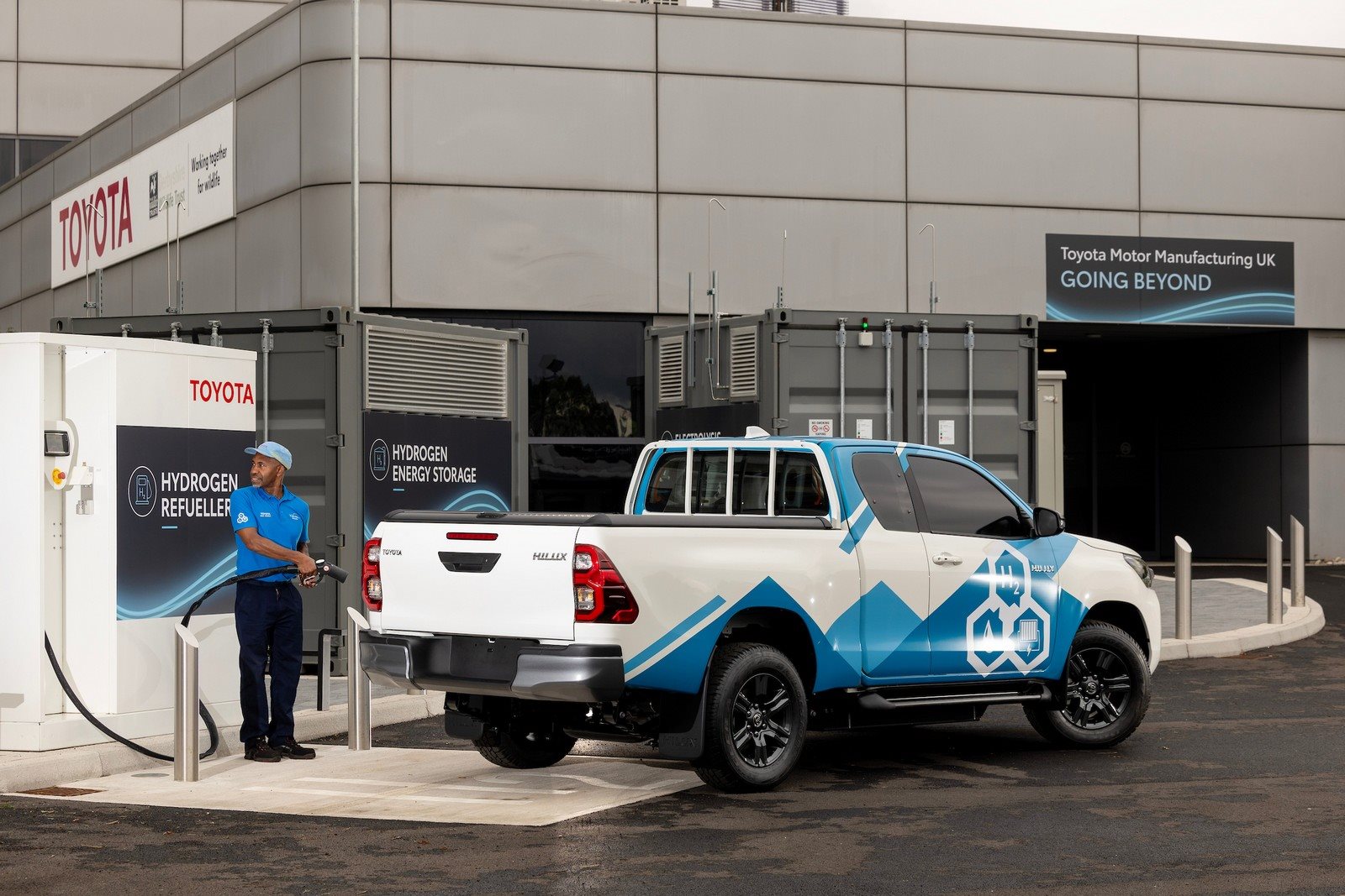 TOYOTA APRESENTA UM PROTÓTIPO DE HILUX COM CÉLULA DE COMBUSTÍVEL DE HIDROGÊNIO, foto 3