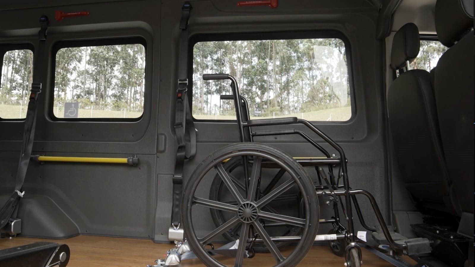 FORD E-TRANSIT 100% ELÉTRICA COM ACESSO PARA DOIS CADEIRANTES É EXIBIDA NA REATECH BRASIL 2023, foto 4