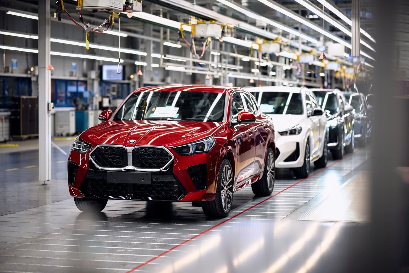 NOVO BMW X2 E SUA VERSÃO 100% ELÉTRICA iX2 COMEÇAM A SER PRODUZIDOS EM REGENSBURG E DESEMBARCAM NO BRASIL EM 2024, foto 18