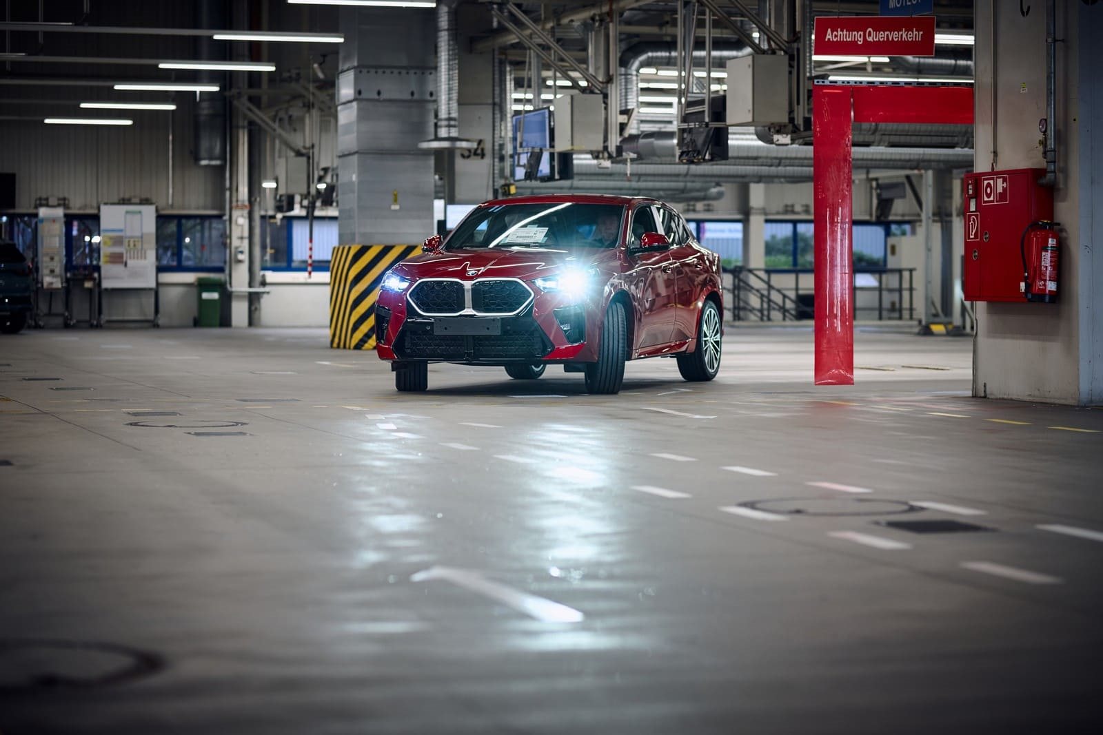 NOVO BMW X2 E SUA VERSÃO 100% ELÉTRICA iX2 COMEÇAM A SER PRODUZIDOS EM REGENSBURG E DESEMBARCAM NO BRASIL EM 2024, foto 20