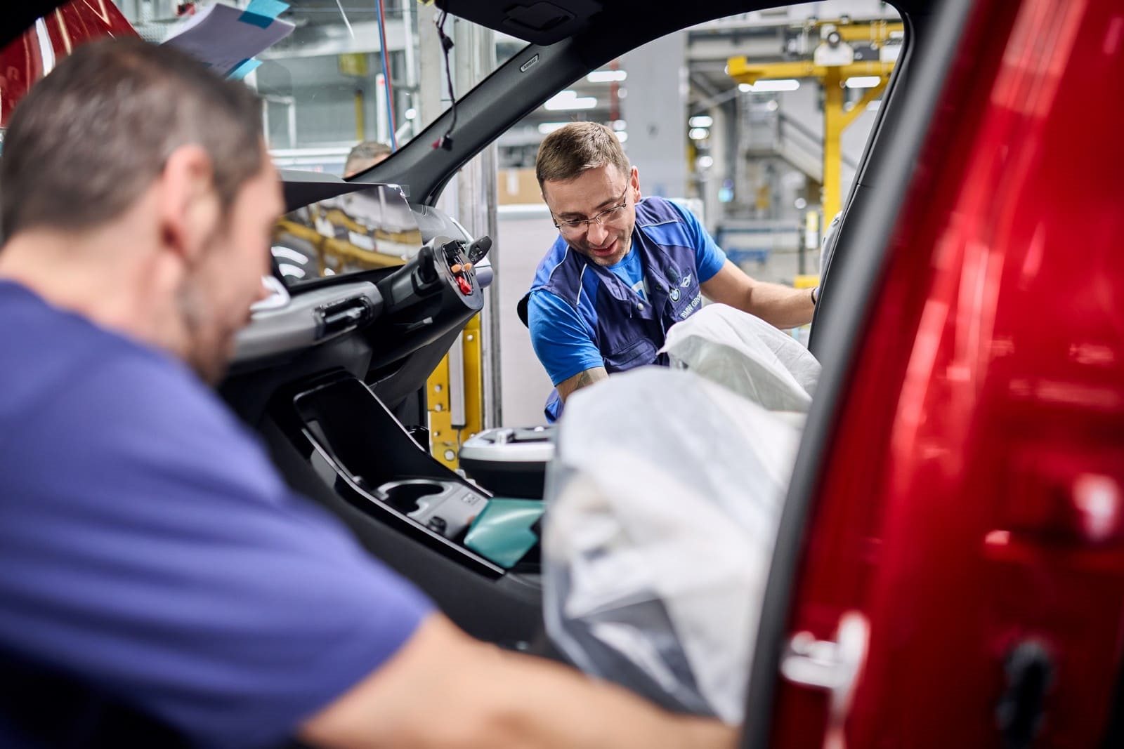 NOVO BMW X2 E SUA VERSÃO 100% ELÉTRICA iX2 COMEÇAM A SER PRODUZIDOS EM REGENSBURG E DESEMBARCAM NO BRASIL EM 2024, foto 30