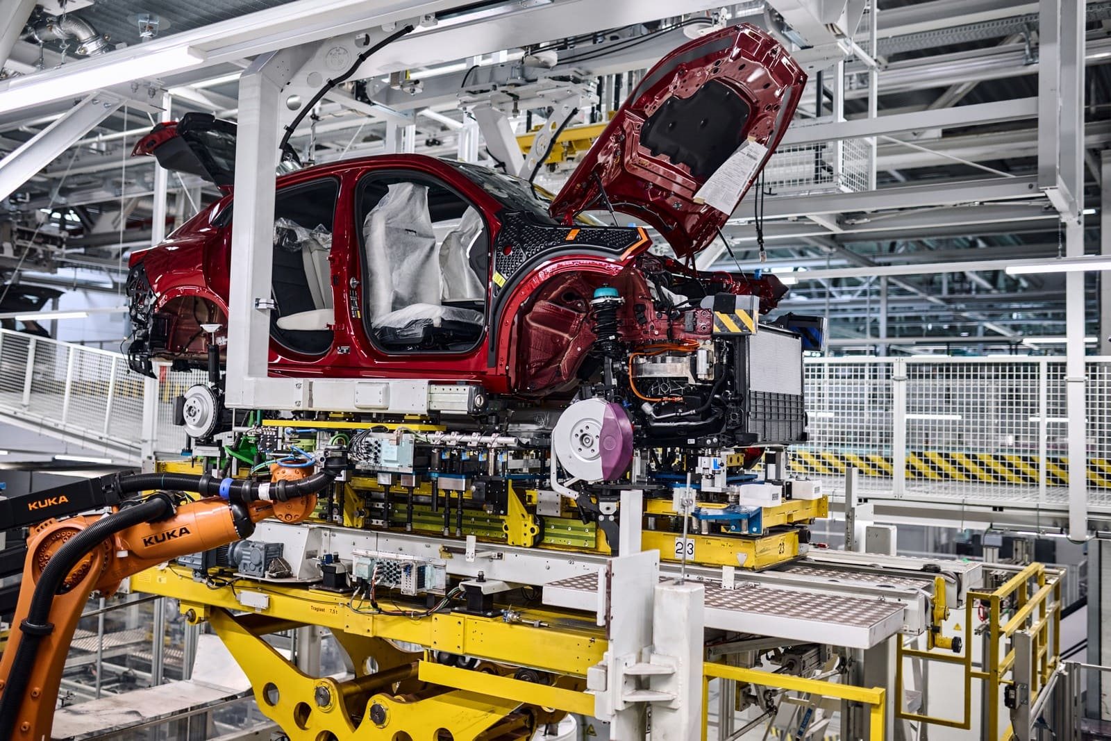 NOVO BMW X2 E SUA VERSÃO 100% ELÉTRICA iX2 COMEÇAM A SER PRODUZIDOS EM REGENSBURG E DESEMBARCAM NO BRASIL EM 2024, foto 32