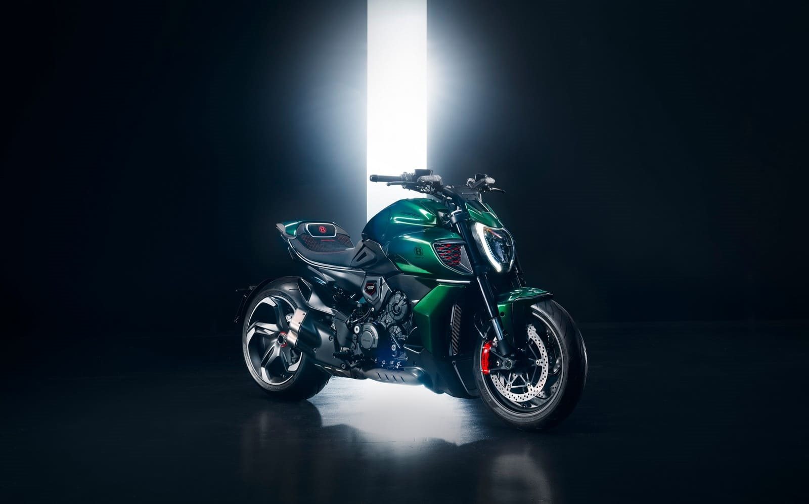 DUCATI DIAVEL RECEBE SÉRIE ESPECIAL EM PARCERIA COM A BENTLEY, foto 3