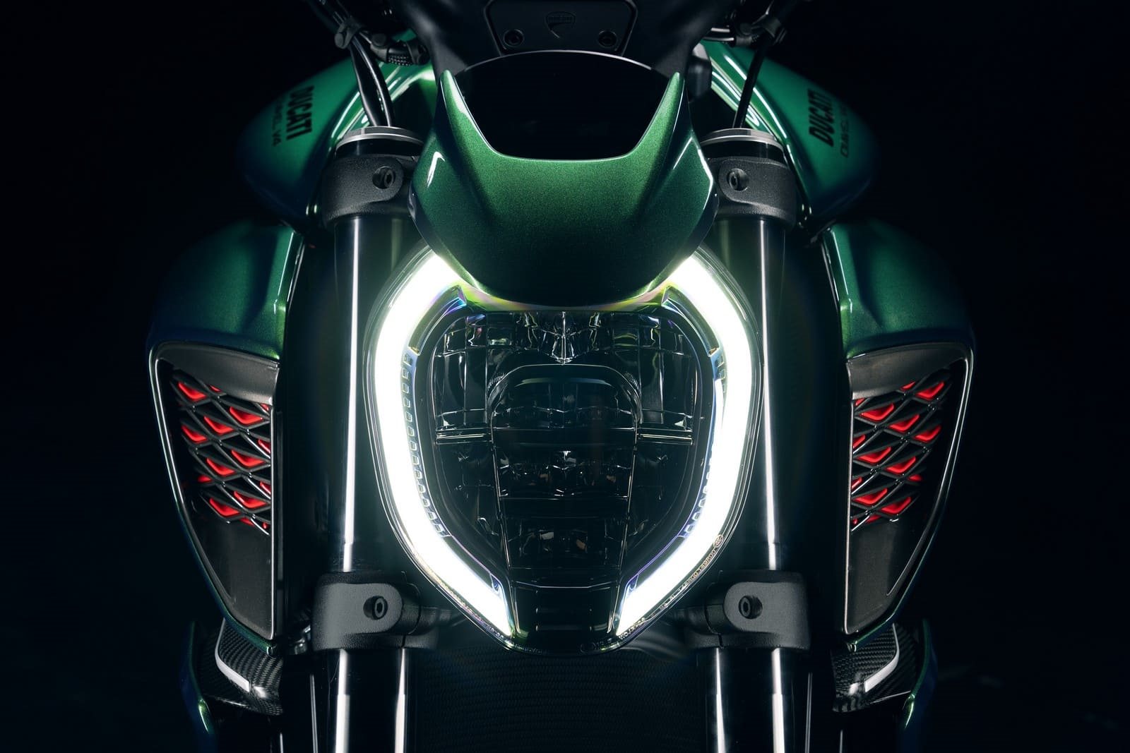 DUCATI DIAVEL RECEBE SÉRIE ESPECIAL EM PARCERIA COM A BENTLEY, foto 5
