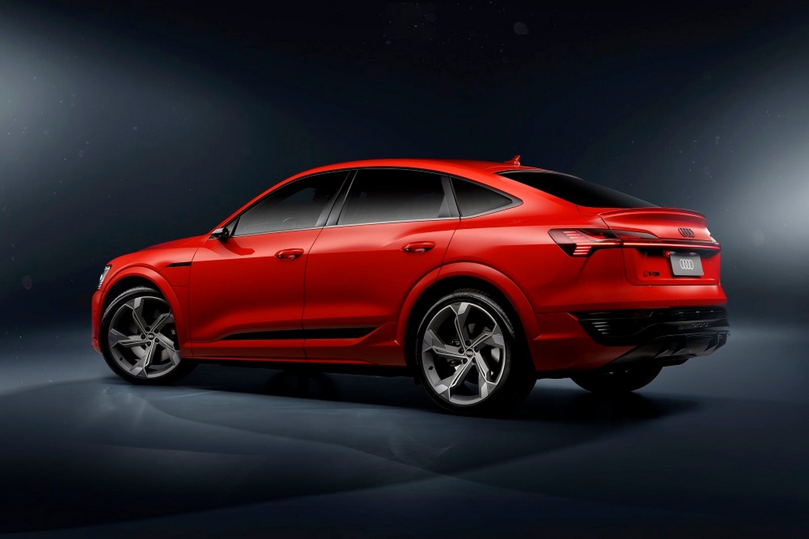 AUDI LANÇA INÉDITO SQ8 SPORTBACK E-TRON NO BRASIL, foto 2