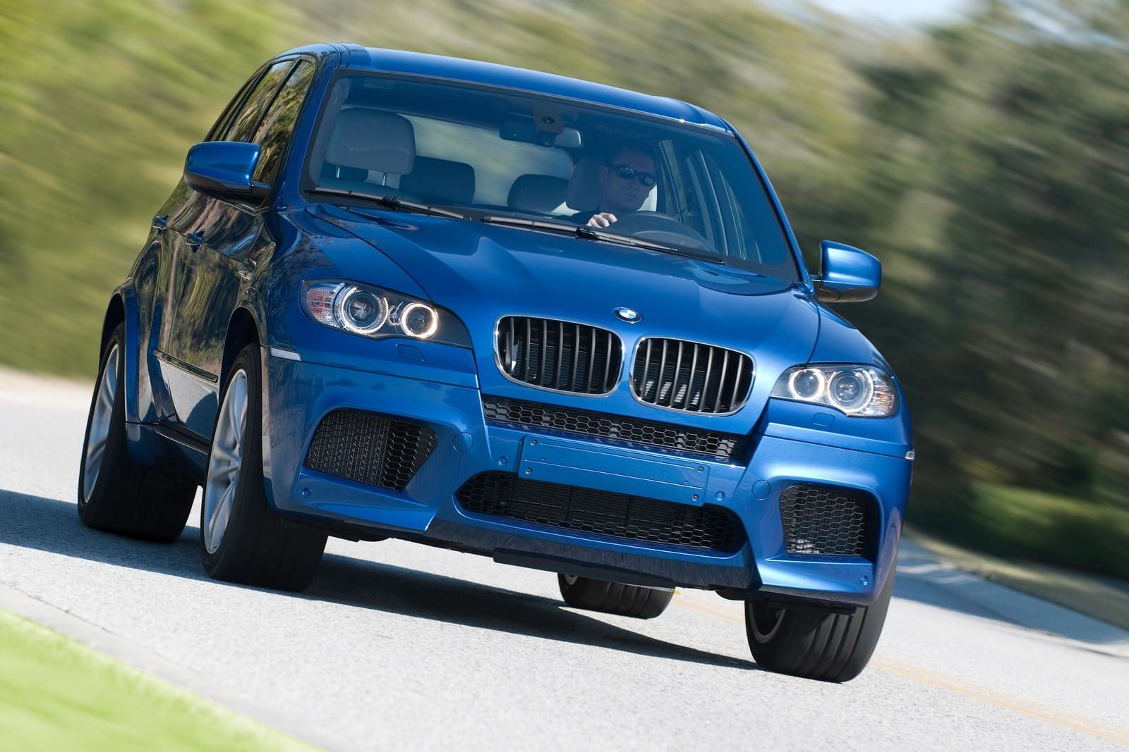 BMW X5 CELEBRA 25 ANOS OFERECENDO O PRAZER DE CONDUZIR EM TODOS OS TIPOS DE CAMINHOS, foto 11