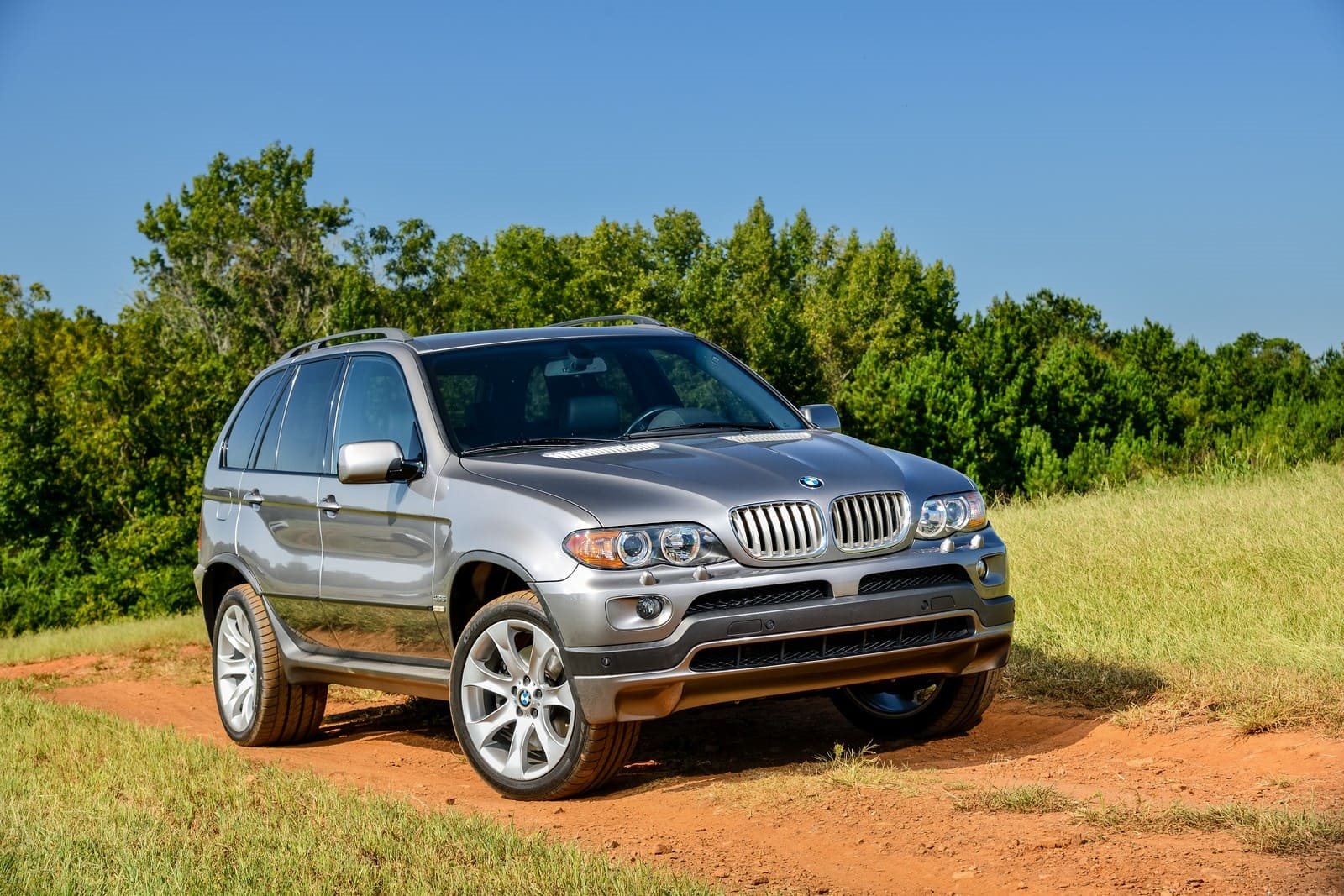 BMW X5 CELEBRA 25 ANOS OFERECENDO O PRAZER DE CONDUZIR EM TODOS OS TIPOS DE CAMINHOS, foto 17